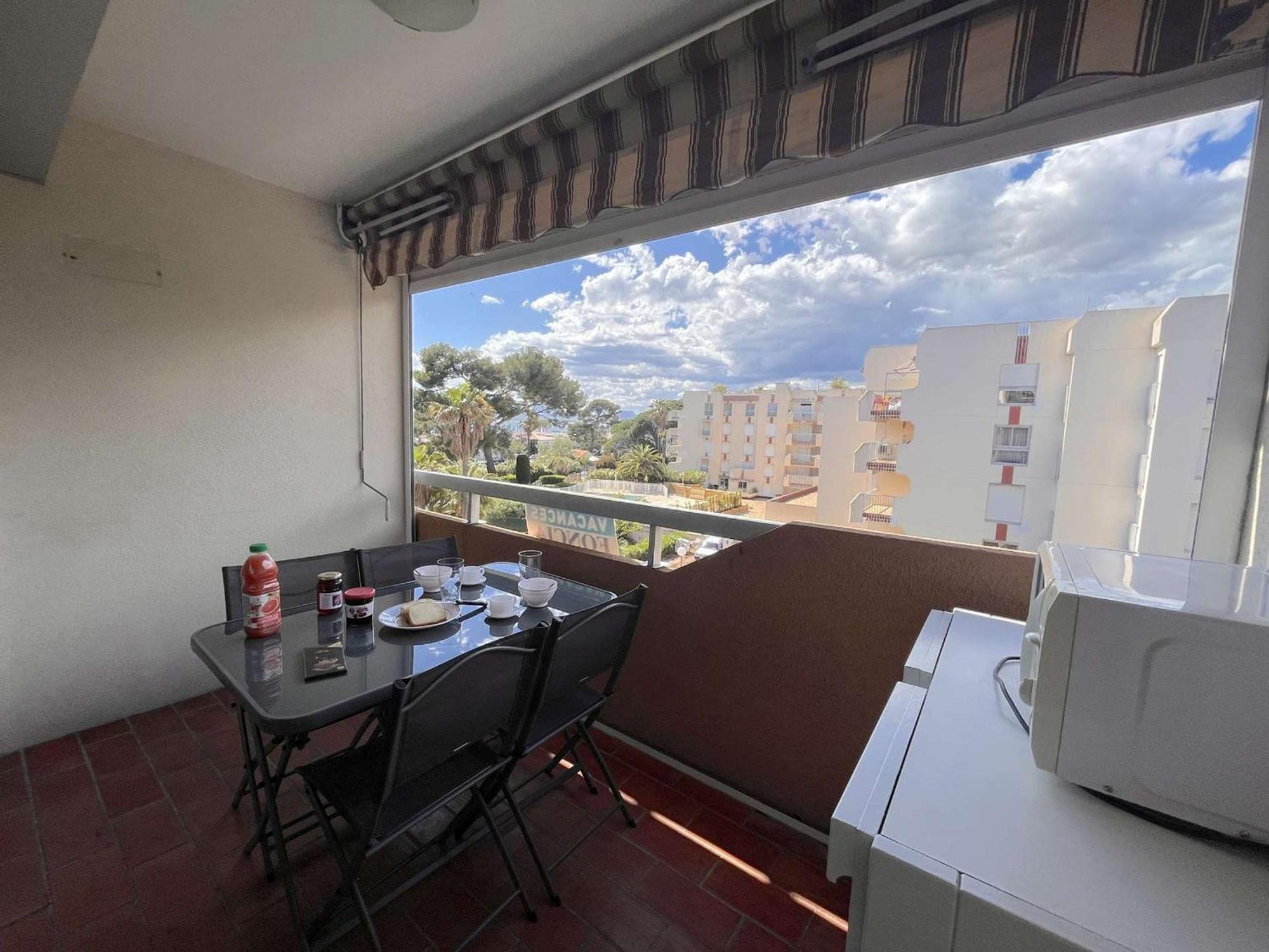 Studio Cabine A St-Raphael Avec Terrasse Et Parking, A 100M De La Plage - Fr-1-226A-23 Saint-Raphaël Eksteriør bilde